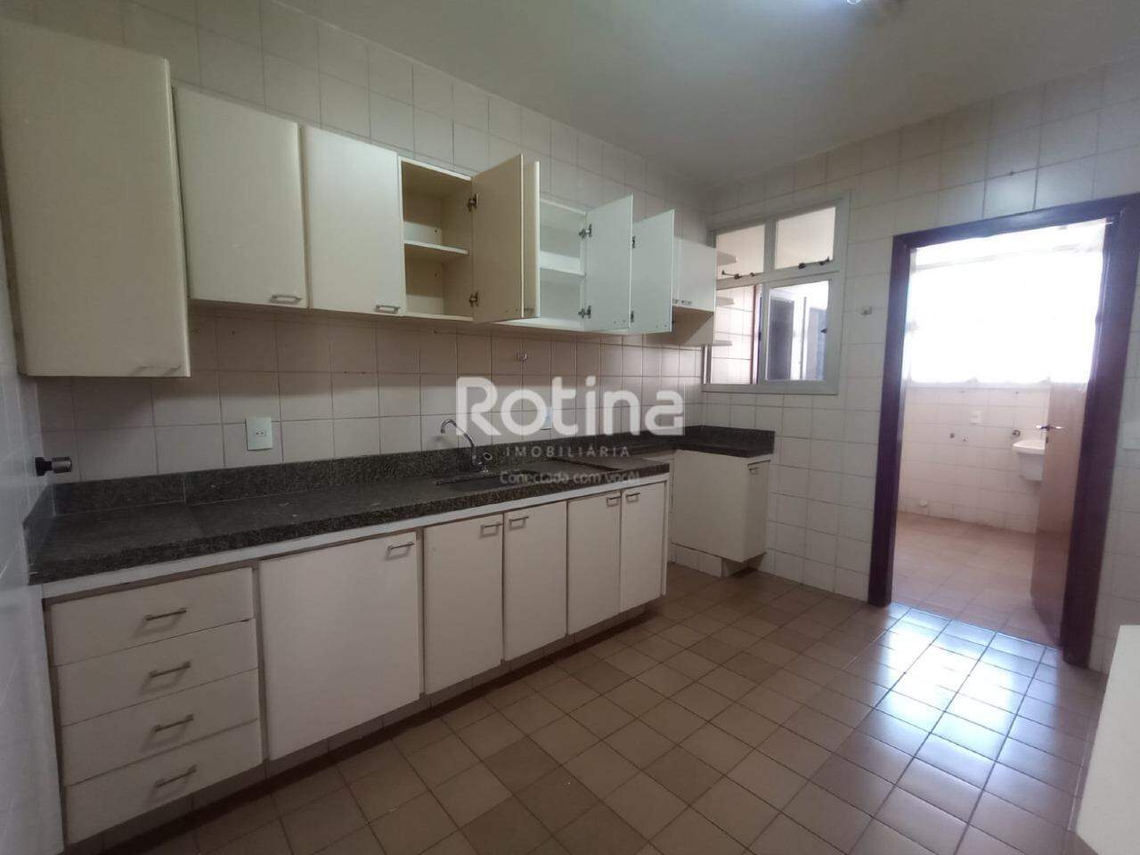 Apartamento para alugar, 3 quartos em Uberlândia no bairro Tabajaras no valor de R$ 2.300,00 - Rotina Imobiliária: 