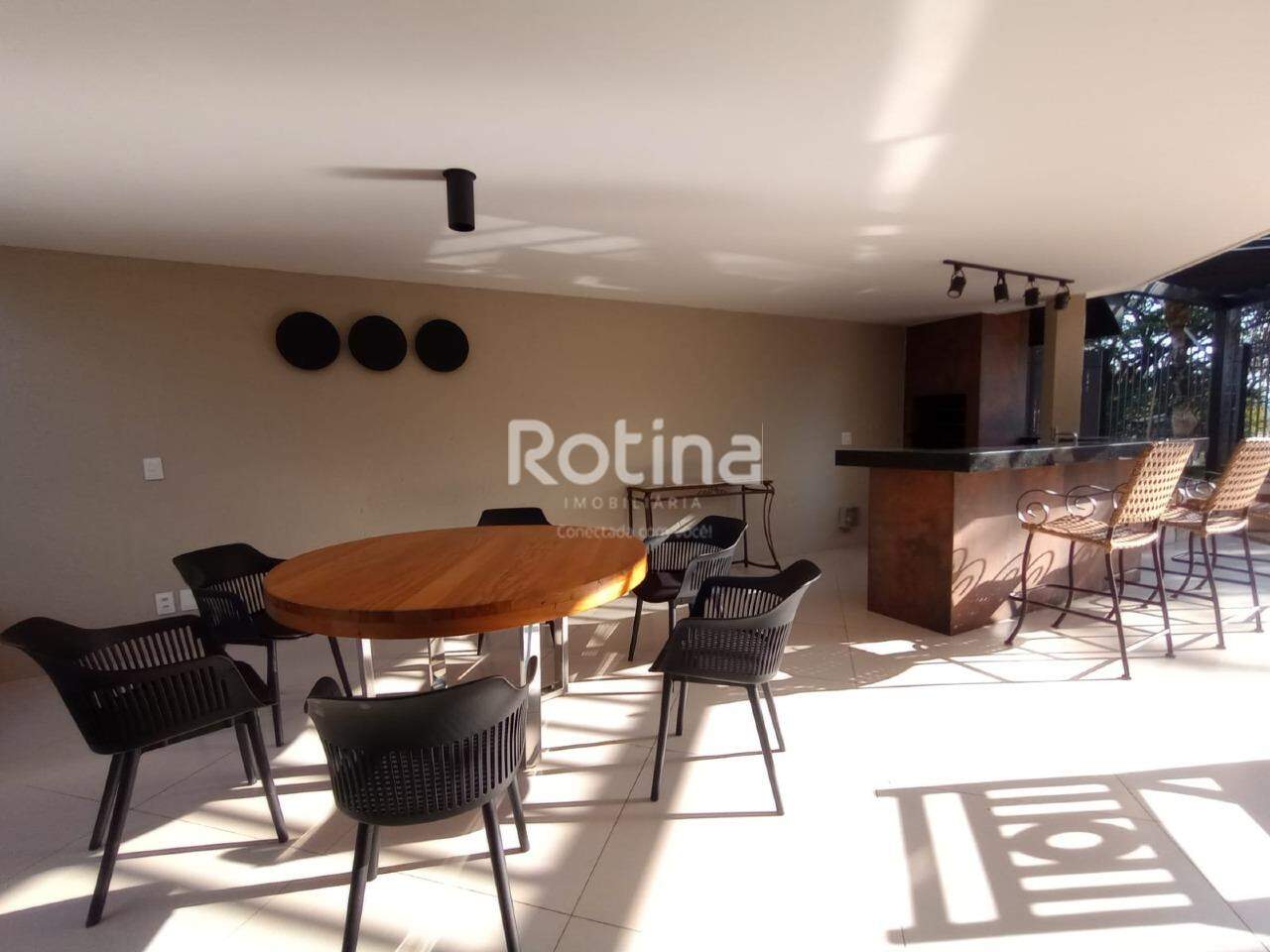 Apartamento para alugar, 3 quartos em Uberlândia no bairro Tabajaras no valor de R$ 2.300,00 - Rotina Imobiliária: 