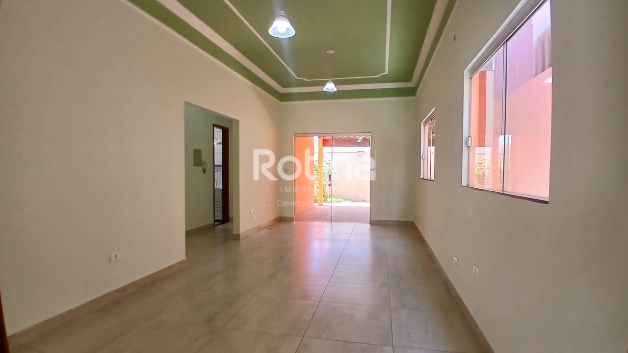 Casa para alugar, 3 quartos em Uberlândia no bairro Granada no valor de R$ 2.500,00 - Rotina Imobiliária: 
