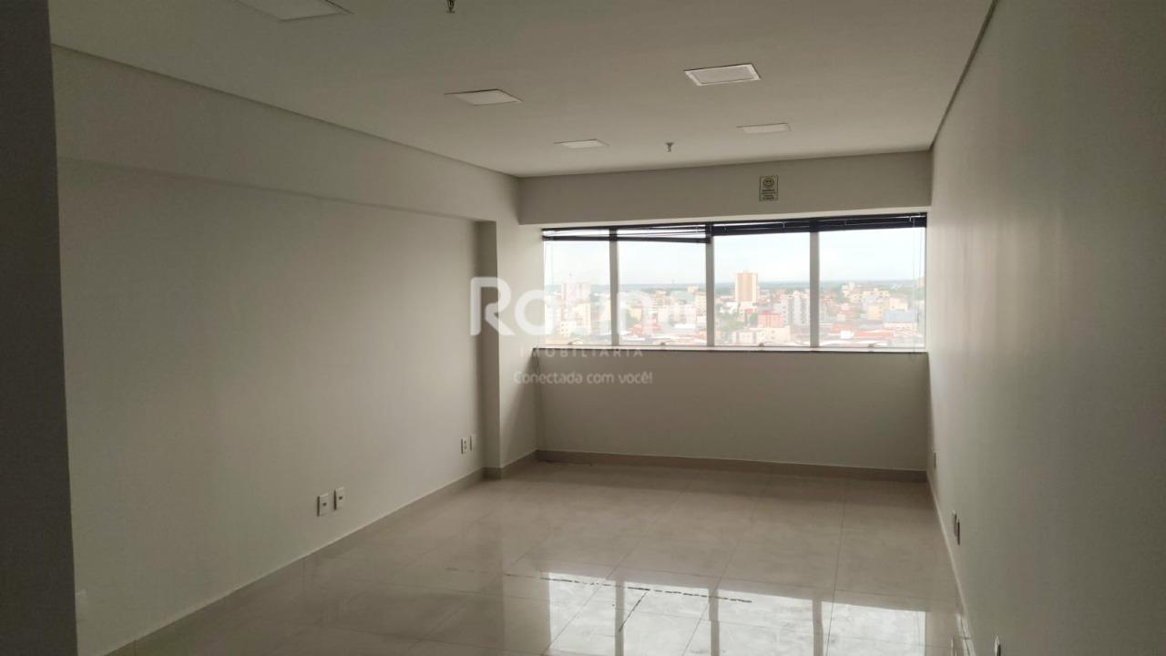 Sala para alugar, em Uberlândia no bairro Brasil no valor de R$ 4.231,00 - Rotina Imobiliária: 