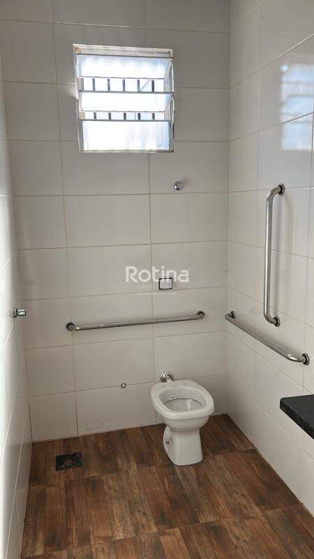 Galpão para alugar, em Uberlândia no bairro Marta Helena no valor de R$ 8.000,00 - Rotina Imobiliária: 