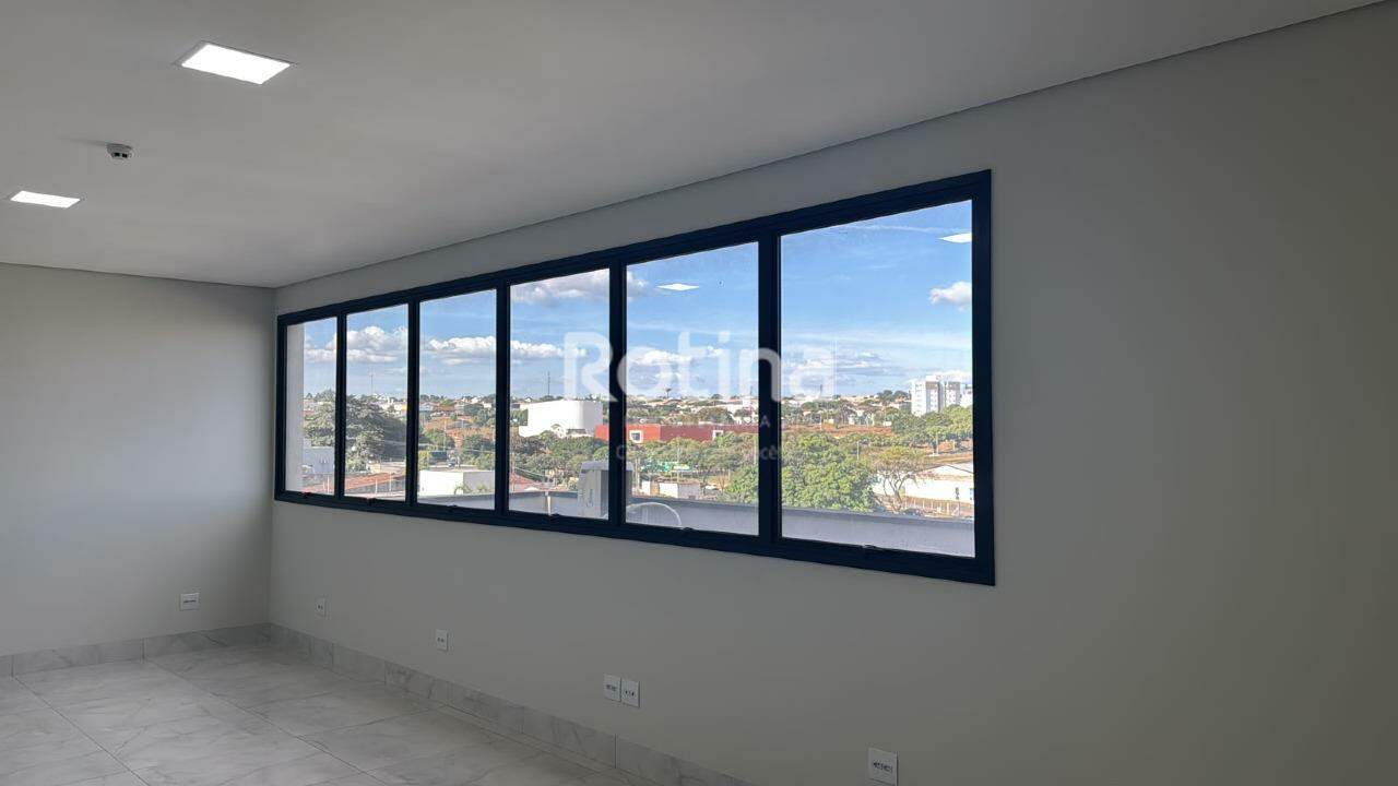 Sala para alugar, em Uberlândia no bairro Nossa Senhora Aparecida no valor de R$ 3.500,00 - Rotina Imobiliária: 
