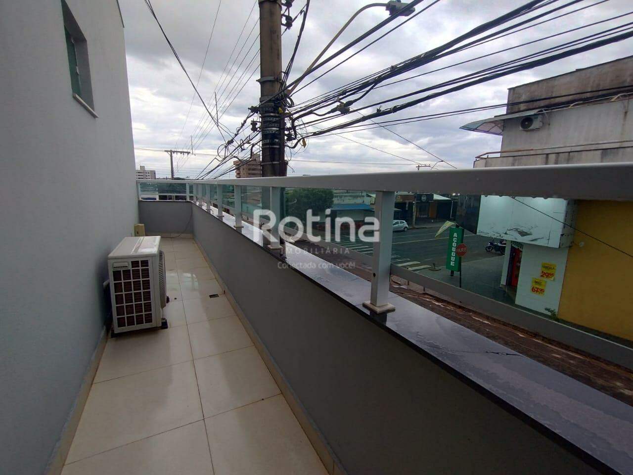 Casa para alugar, 5 quartos em Uberlândia no bairro Santa Mônica no valor de R$ 8.000,00 - Rotina Imobiliária: 