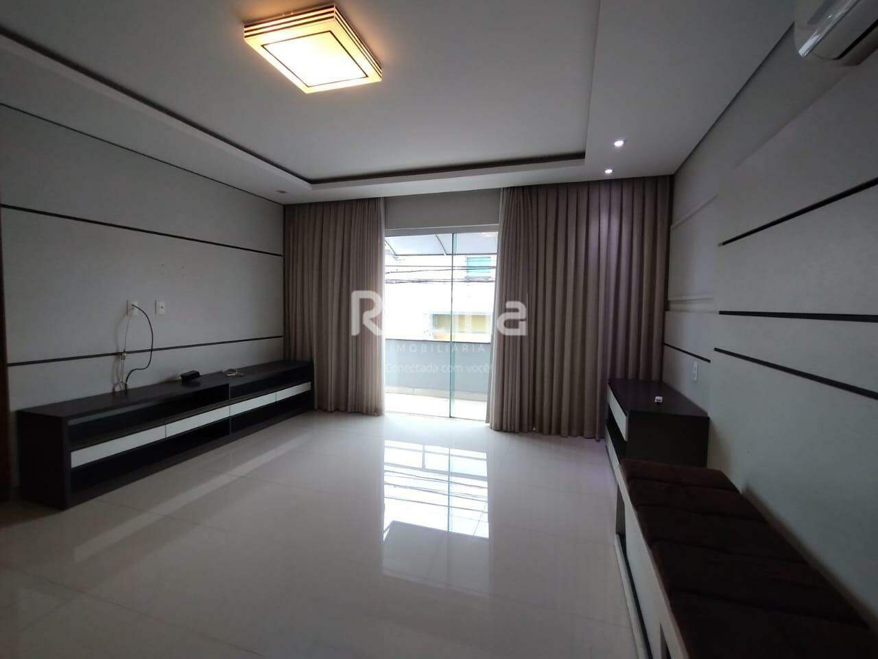 Casa para alugar, 5 quartos em Uberlândia no bairro Santa Mônica no valor de R$ 8.000,00 - Rotina Imobiliária: 
