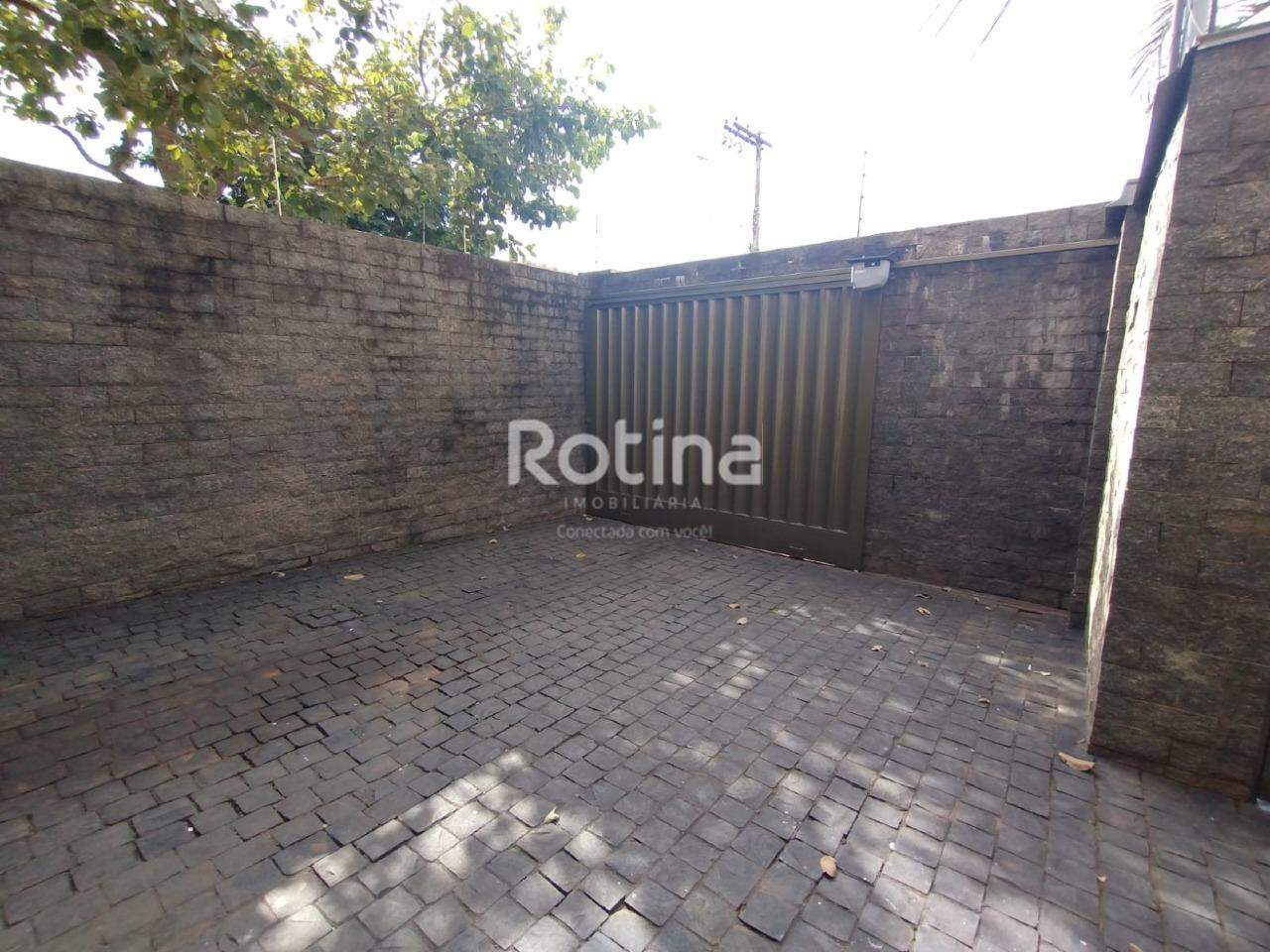Casa para alugar, 3 quartos em Uberlândia no bairro Santa Mônica no valor de R$ 2.600,00 - Rotina Imobiliária: 