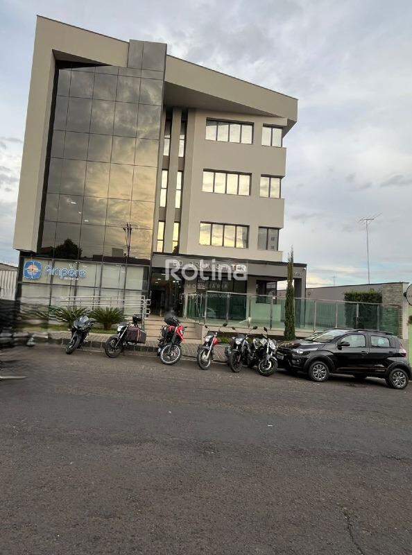 Sala para alugar, em Uberlândia no bairro Nossa Senhora Aparecida no valor de R$ 1.950,00 - Rotina Imobiliária: 