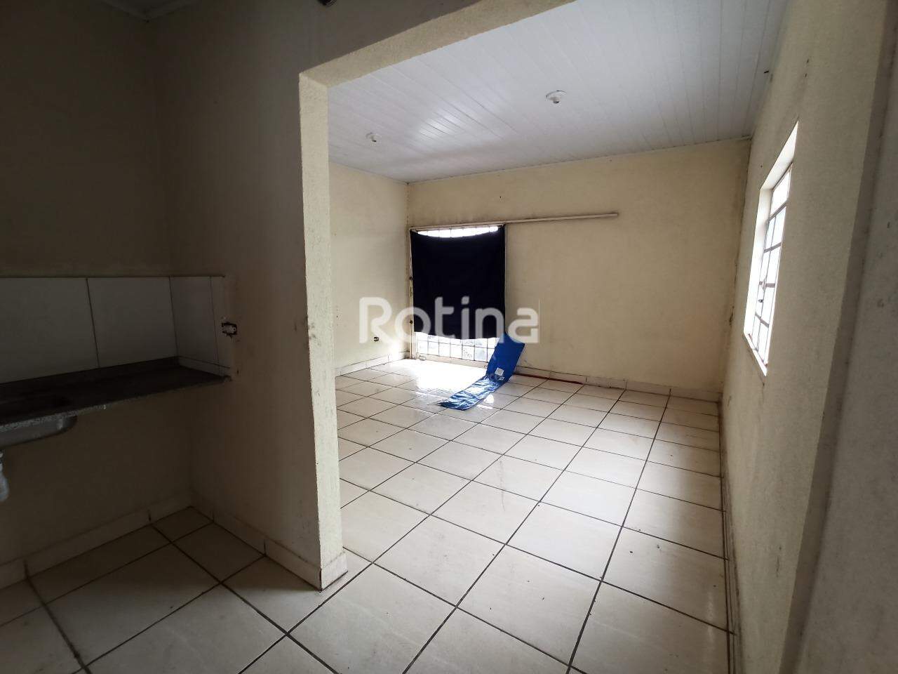 Casa Comercial para alugar, 3 quartos em Uberlândia no bairro Jardim Canaã no valor de R$ 3.000,00 - Rotina Imobiliária: 