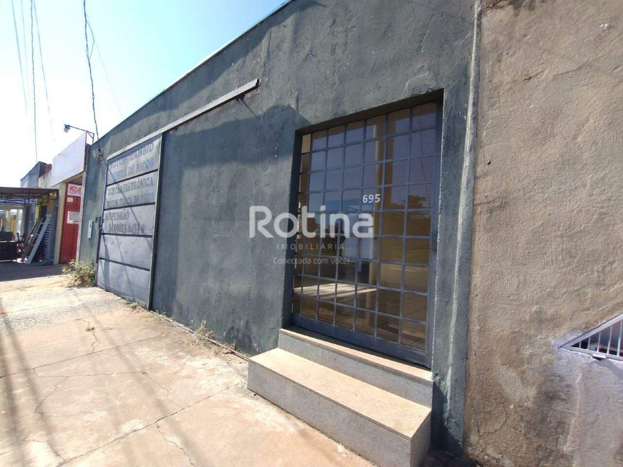 Casa Comercial para alugar, 3 quartos em Uberlândia no bairro Jardim Canaã no valor de R$ 3.000,00 - Rotina Imobiliária: 