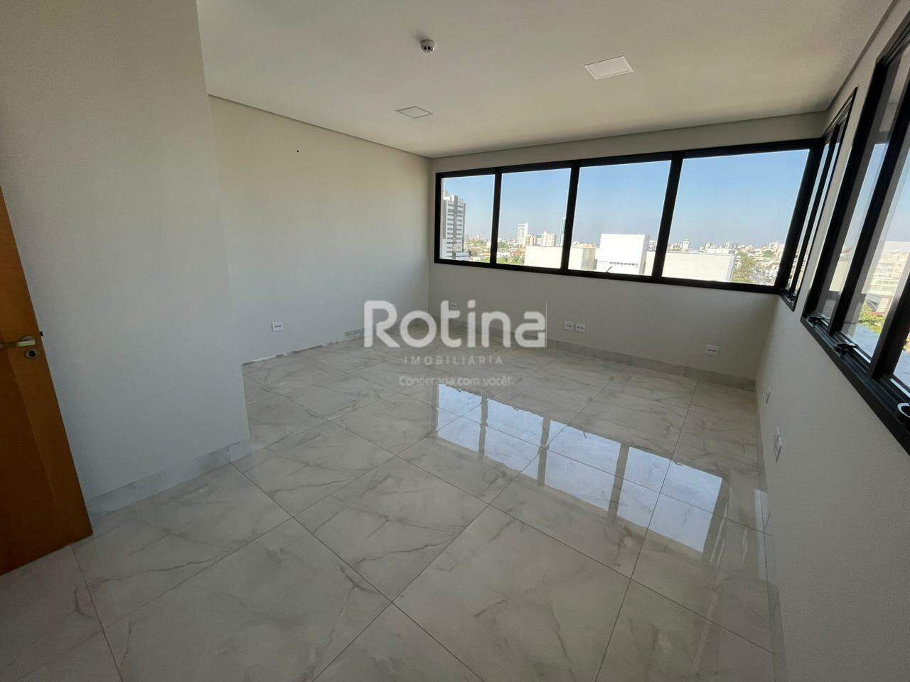 Sala para alugar, em Uberlândia no bairro Nossa Senhora Aparecida no valor de R$ 1.900,00 - Rotina Imobiliária: 