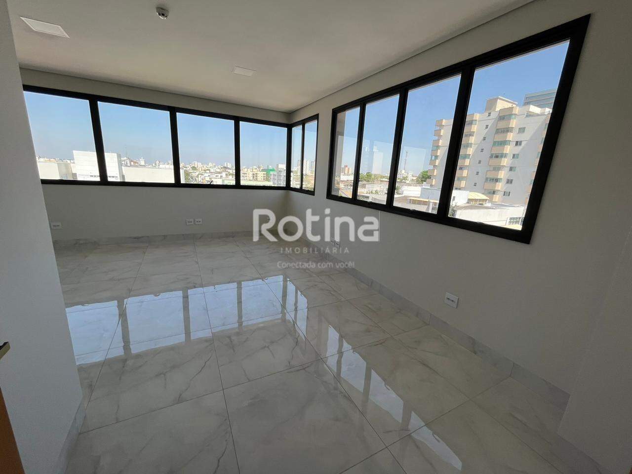 Sala para alugar, em Uberlândia no bairro Nossa Senhora Aparecida no valor de R$ 1.900,00 - Rotina Imobiliária: 