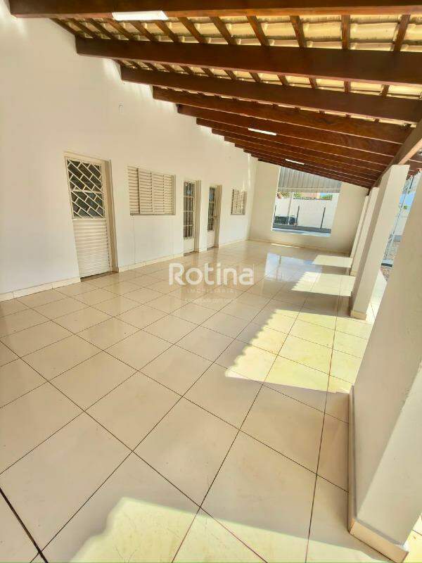Galpão para alugar, em Uberlândia no bairro Umuarama no valor de R$ 12.000,00 - Rotina Imobiliária: 