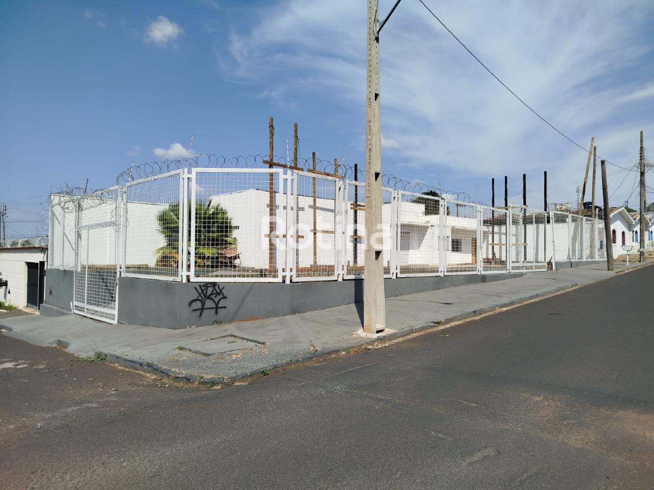 Área para alugar, em Uberlândia no bairro Brasil no valor de R$ 6.600,00 - Rotina Imobiliária: 