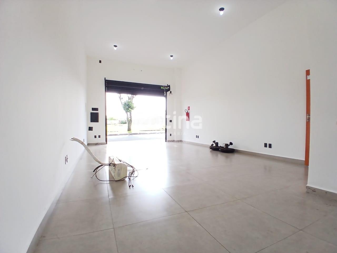 Loja para alugar, em Uberlândia no bairro Laranjeiras no valor de R$ 2.000,00 - Rotina Imobiliária: 