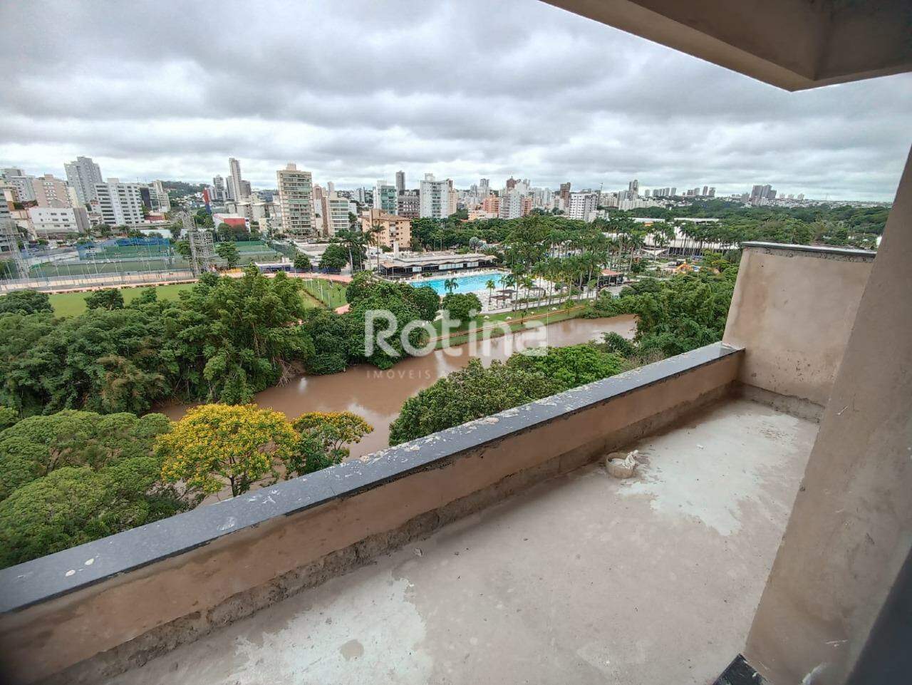 Apartamento à venda, 4 até 5 quartos em Uberlândia no bairro Cidade Jardim no valor de R$ R$ 2.700.000,00 até R$ 5.500.000,00 - Rotina Imobiliária: 