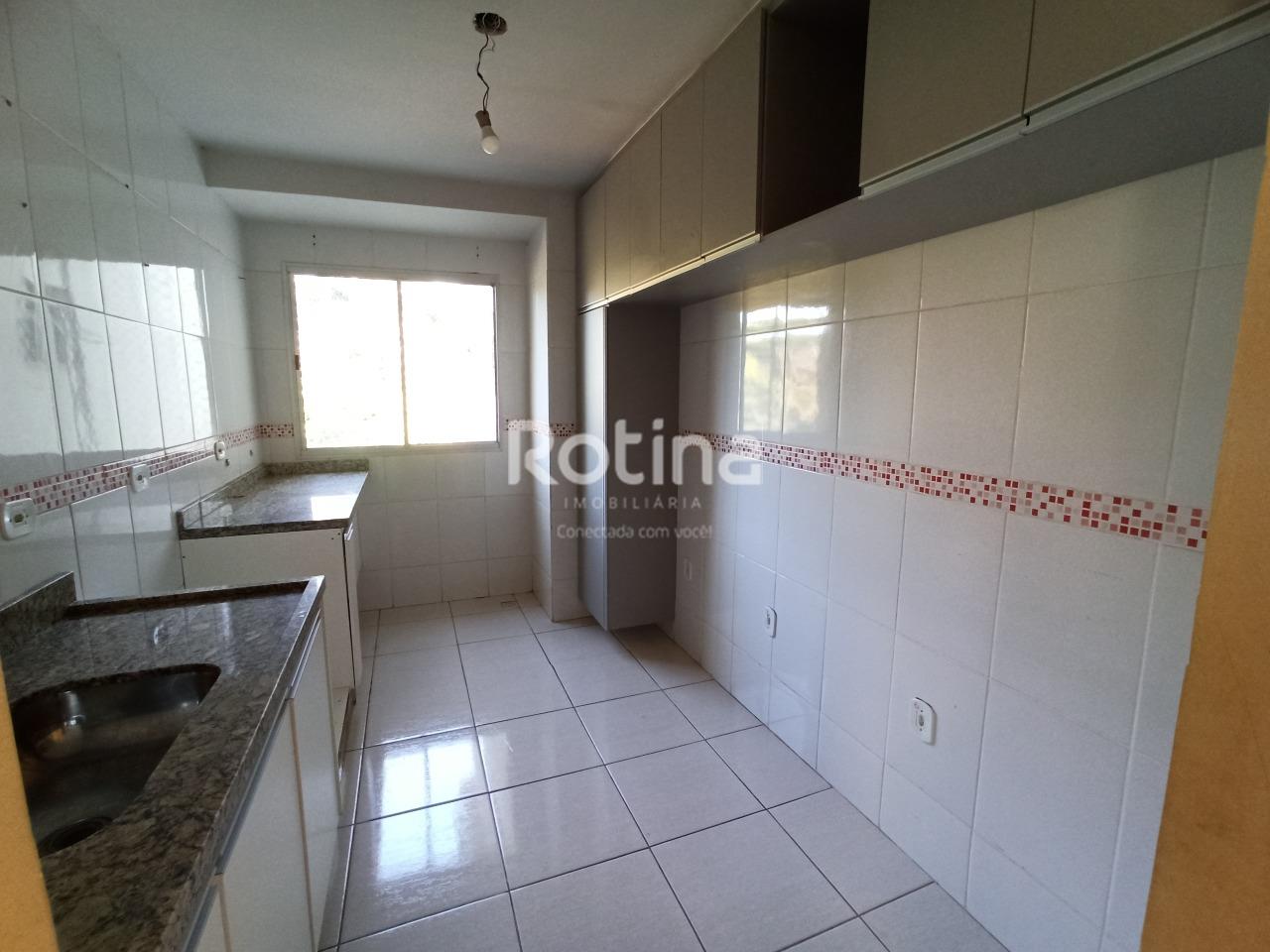 Apartamento para alugar, 3 quartos em Uberlândia no bairro Chacaras Tubalina e Quartel no valor de R$ 1.600,00 - Rotina Imobiliária: 