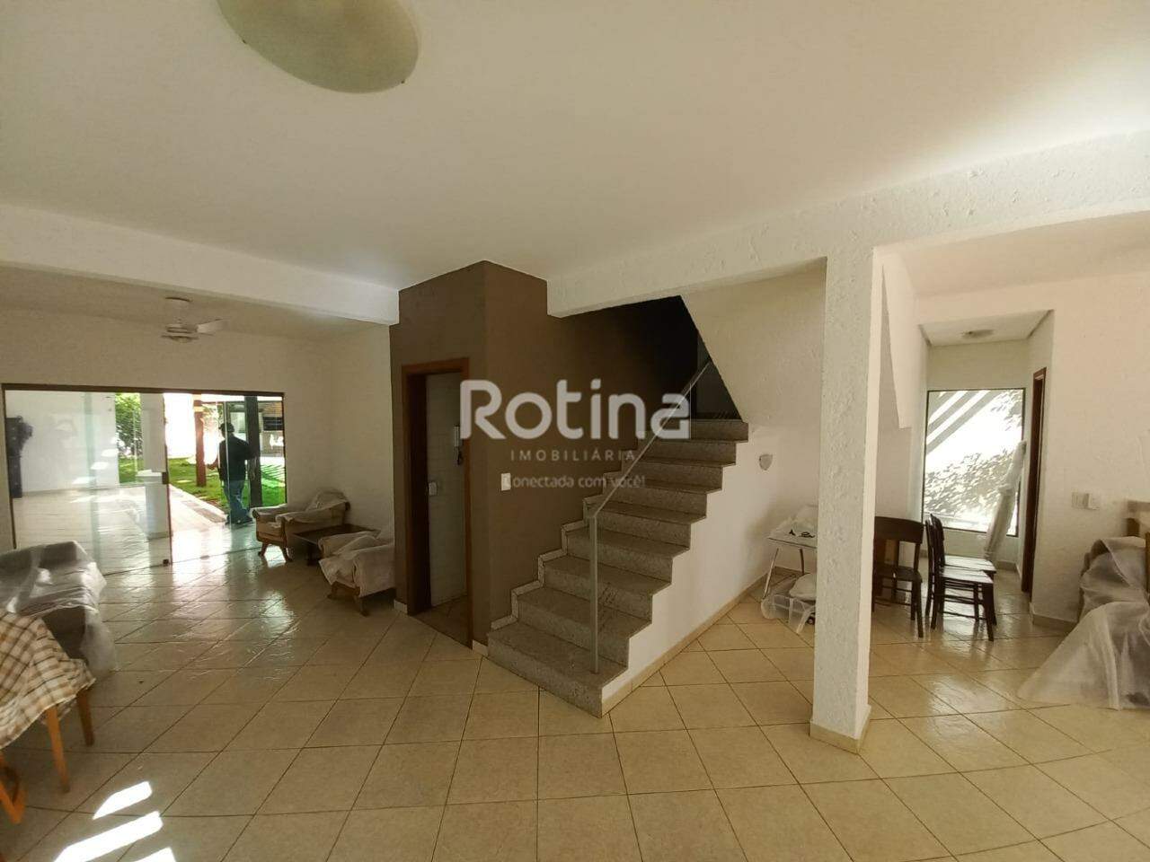 Casa para alugar, 3 quartos em Uberlândia no bairro Tubalina no valor de R$ 7.000,00 - Rotina Imobiliária: 