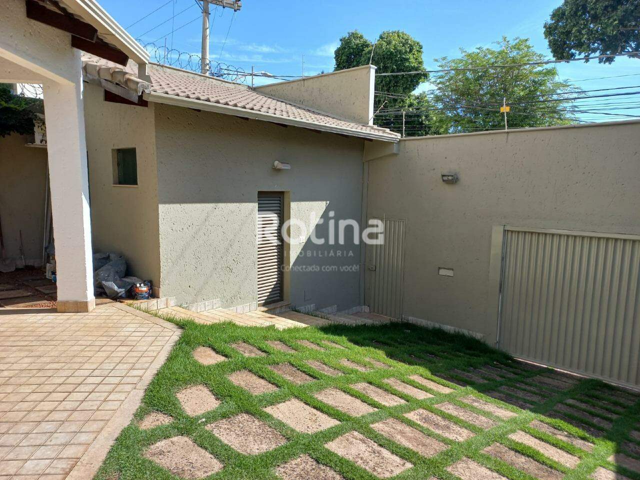 Casa para alugar, 3 quartos em Uberlândia no bairro Tubalina no valor de R$ 7.000,00 - Rotina Imobiliária: 
