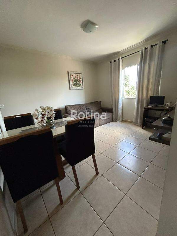 Apartamento à venda, 2 quartos em Uberlândia no bairro Chacaras Tubalina e Quartel no valor de R$ 220.000,00 - Rotina Imobiliária: 