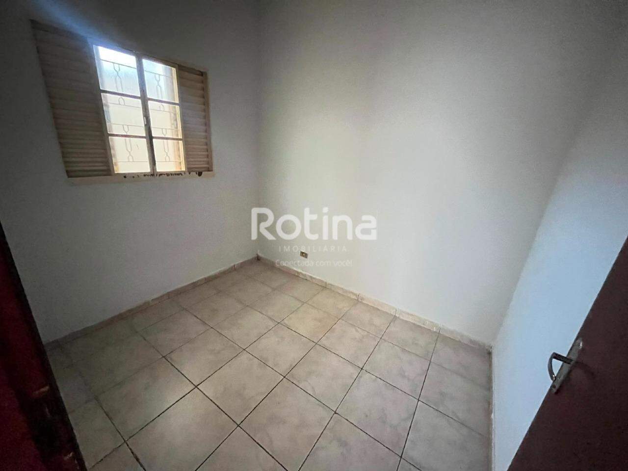 Casa para alugar, 3 quartos em Uberlândia no bairro Santa Mônica no valor de R$ 1.700,00 - Rotina Imobiliária: 