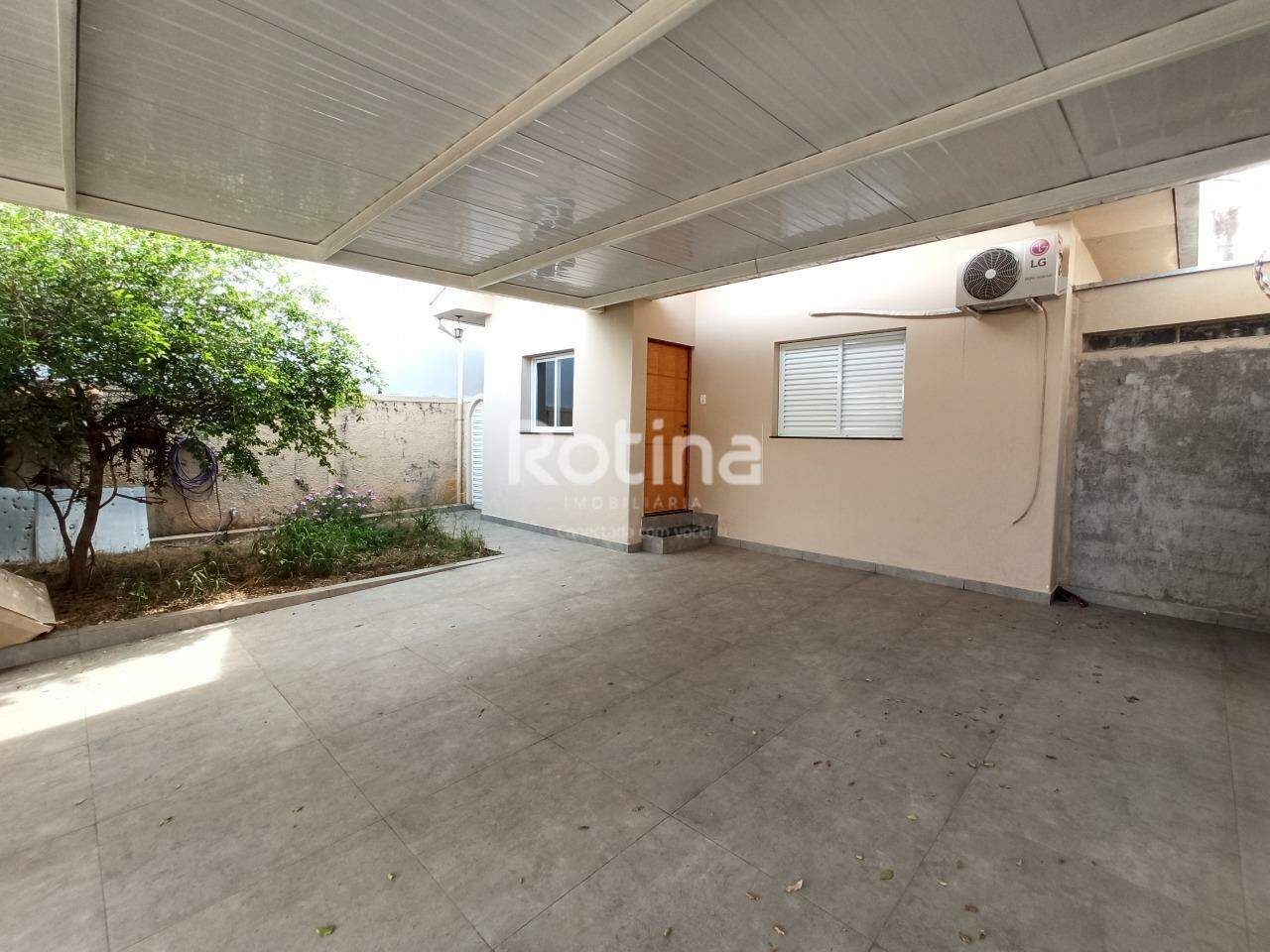 Casa para alugar, 2 quartos em Uberlândia no bairro Nossa Senhora Aparecida no valor de R$ 3.100,00 - Rotina Imobiliária: 