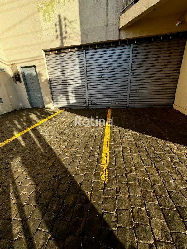 Loja para alugar, em Uberlândia no bairro Bom Jesus no valor de R$ 2.500,00 - Rotina Imobiliária: 