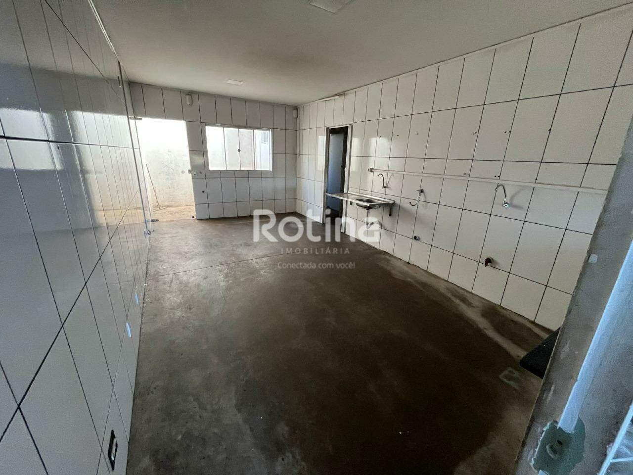 Comercial para alugar, em Uberlândia no bairro Aclimação no valor de R$ 3.500,00 - Rotina Imobiliária: 