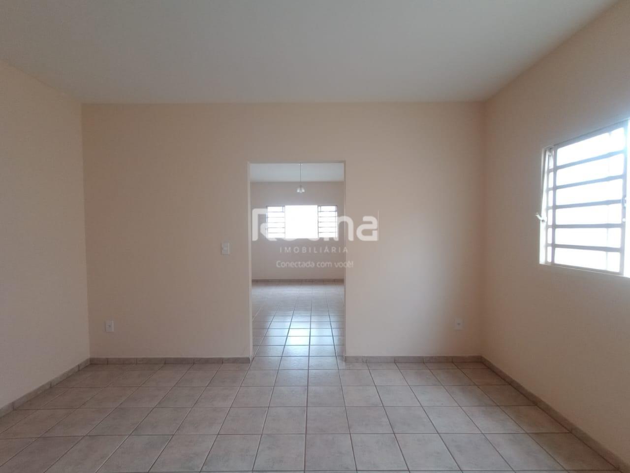 Casa para alugar, 4 quartos em Uberlândia no bairro Cidade Jardim no valor de R$ 3.600,00 - Rotina Imobiliária: 