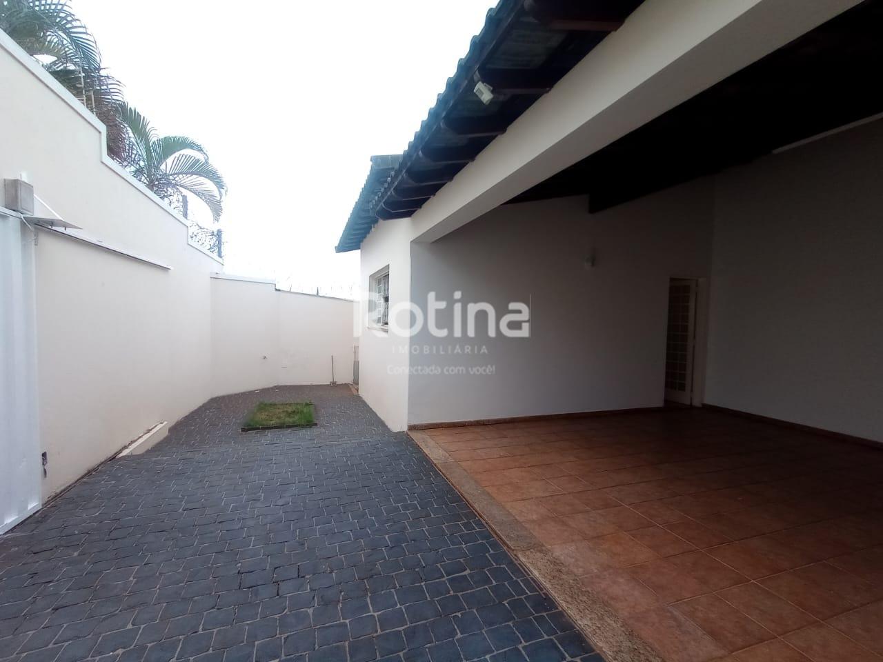 Casa para alugar, 4 quartos em Uberlândia no bairro Cidade Jardim no valor de R$ 3.600,00 - Rotina Imobiliária: 