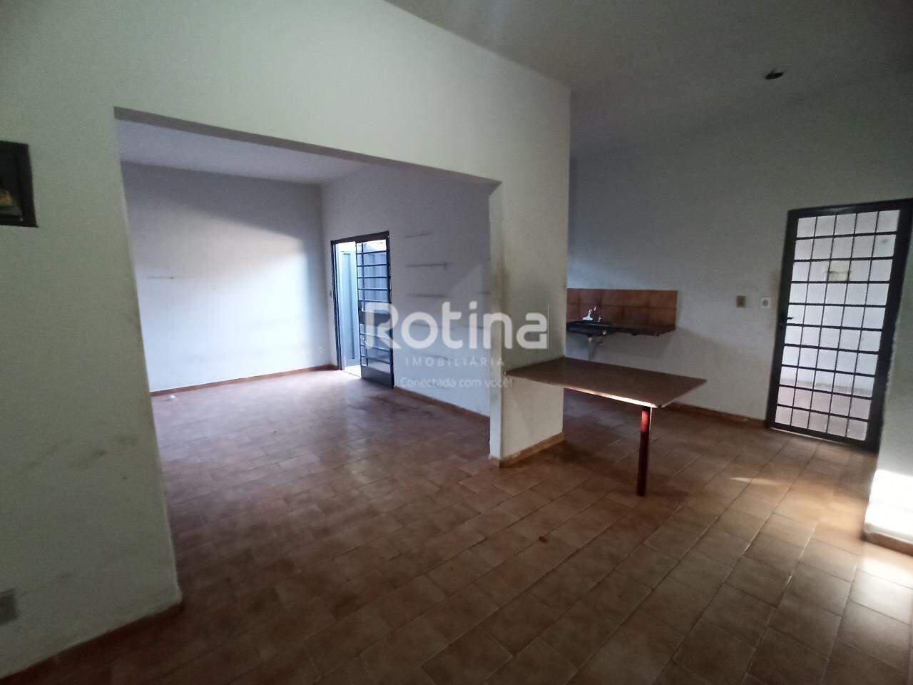 Casa para alugar, 4 quartos em Uberlândia no bairro Jardim das Palmeiras no valor de R$ 2.000,00 - Rotina Imobiliária: 