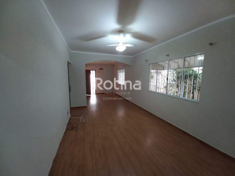 Casa para alugar, 4 quartos em Uberlândia no bairro Santa Mônica no valor de R$ 5.000,00 - Rotina Imobiliária: 