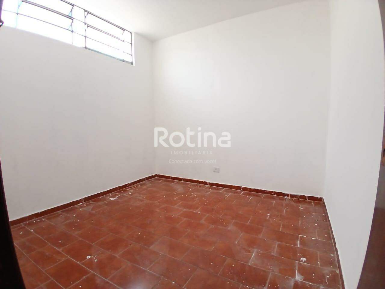 Casa para alugar, 2 quartos em Uberlândia no bairro Cazeca no valor de R$ 1.200,00 - Rotina Imobiliária: 