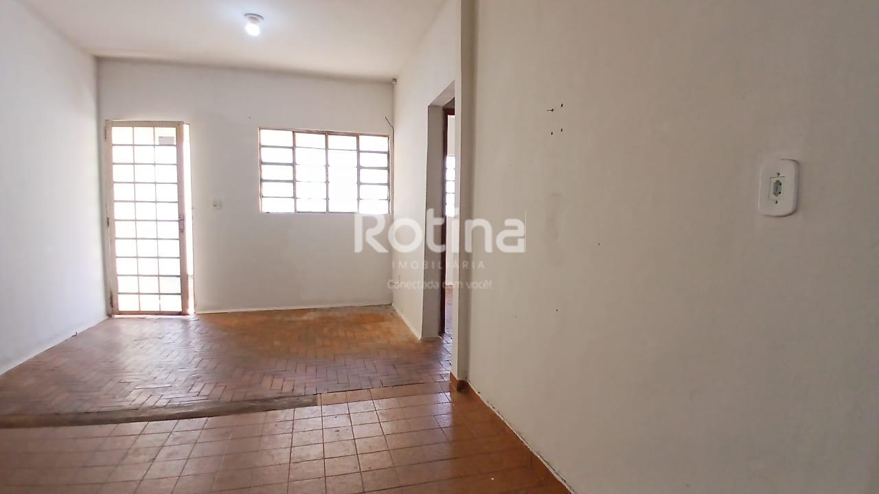 Casa para alugar, 2 quartos em Uberlândia no bairro Brasil no valor de R$ 1.200,00 - Rotina Imobiliária: 