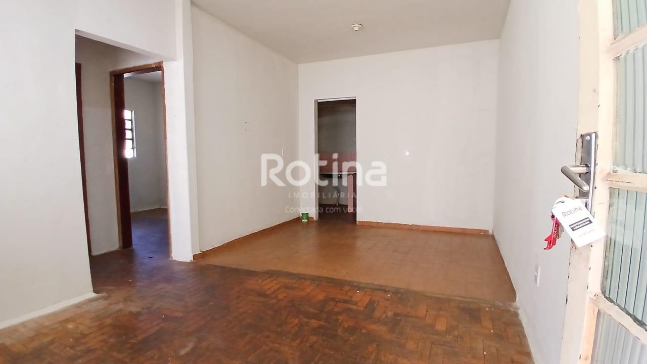 Casa para alugar, 2 quartos em Uberlândia no bairro Brasil no valor de R$ 1.200,00 - Rotina Imobiliária: 