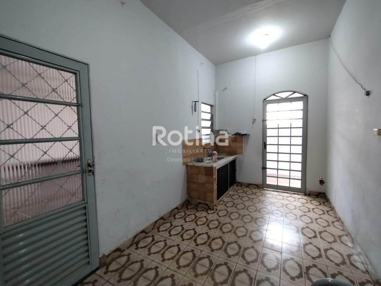 Casa para alugar, 4 quartos em Uberlândia no bairro Nossa Senhora Aparecida no valor de R$ 3.000,00 - Rotina Imobiliária: 