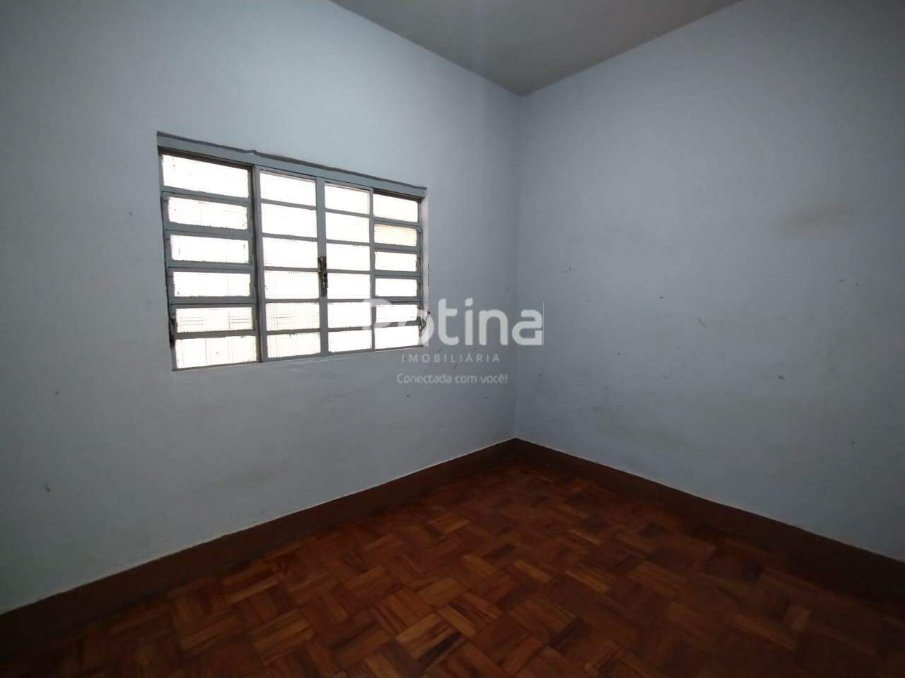 Casa para alugar, 4 quartos em Uberlândia no bairro Nossa Senhora Aparecida no valor de R$ 3.000,00 - Rotina Imobiliária: 