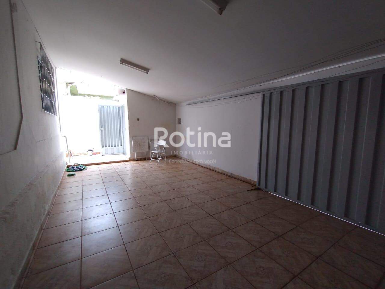 Casa para alugar, 4 quartos em Uberlândia no bairro Nossa Senhora Aparecida no valor de R$ 3.000,00 - Rotina Imobiliária: 