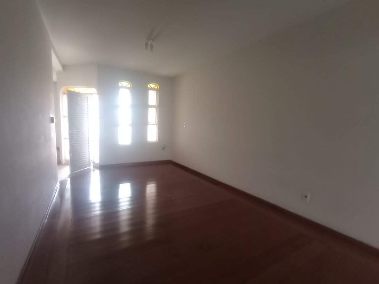 Casa à venda, 3 quartos em Uberlândia no bairro Bom Jesus no valor de R$ 600.000,00 - Rotina Imobiliária: 