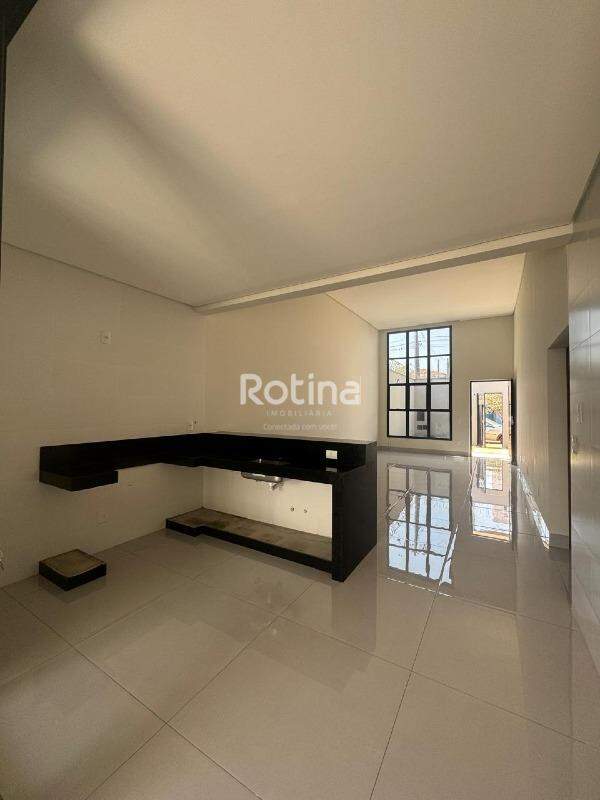 Casa à venda, 3 quartos em Uberlândia no bairro Novo Mundo no valor de R$ 970.000,00 - Rotina Imobiliária: 