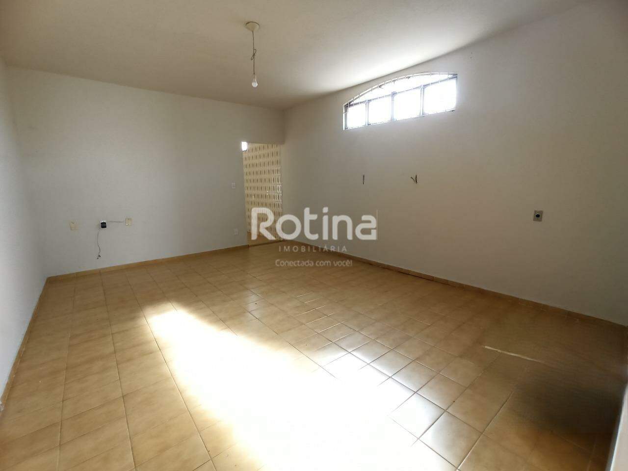 Casa para alugar, 3 quartos em Uberlândia no bairro Tibery no valor de R$ 2.200,00 - Rotina Imobiliária: 