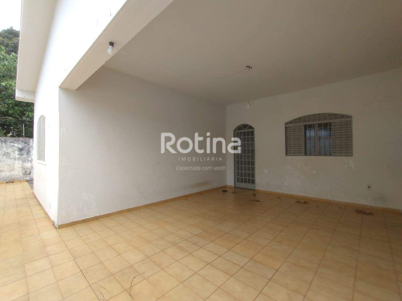 Casa para alugar, 3 quartos em Uberlândia no bairro Tibery no valor de R$ 2.200,00 - Rotina Imobiliária: 