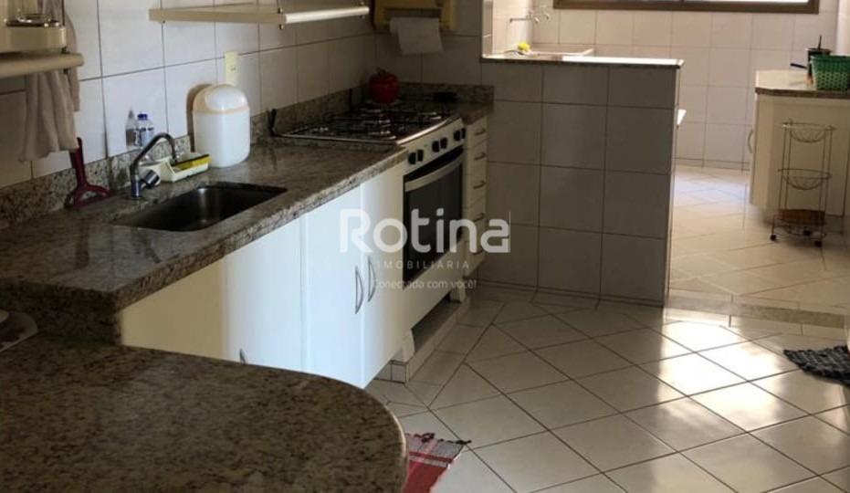 Apartamento para alugar, 3 quartos em Uberlândia no bairro Jardim Finotti no valor de R$ 2.980,00 - Rotina Imobiliária: 