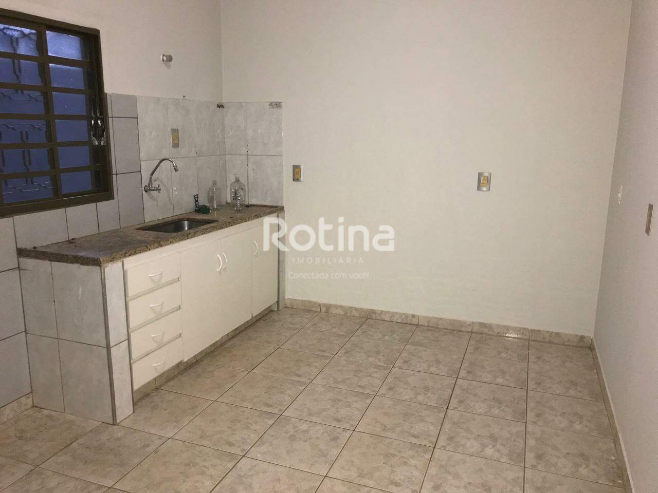 Casa para alugar, 3 quartos em Uberlândia no bairro Santa Mônica no valor de R$ 3.400,00 - Rotina Imobiliária: 