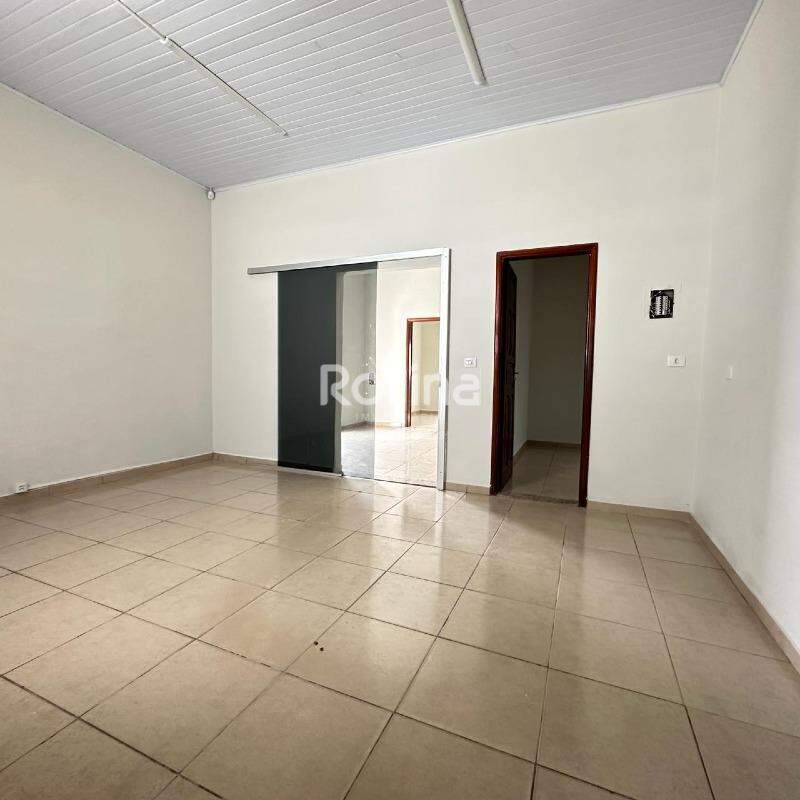 Casa Comercial à venda, em Uberlândia no bairro Nossa Senhora Aparecida no valor de R$ 1.000.000,00 - Rotina Imobiliária: 