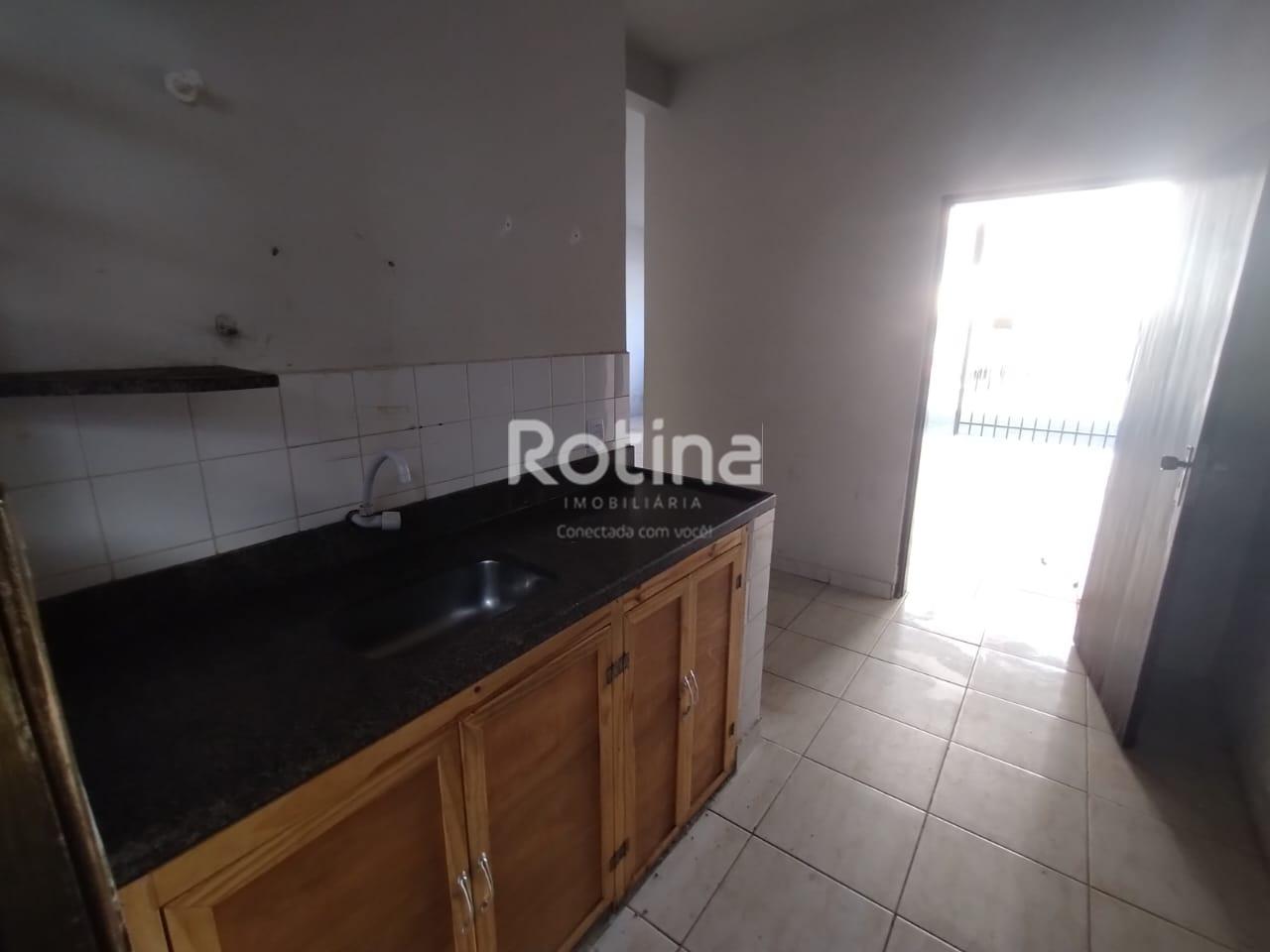 Casa para alugar, 2 quartos em Uberlândia no bairro Brasil no valor de R$ 1.200,00 - Rotina Imobiliária: 