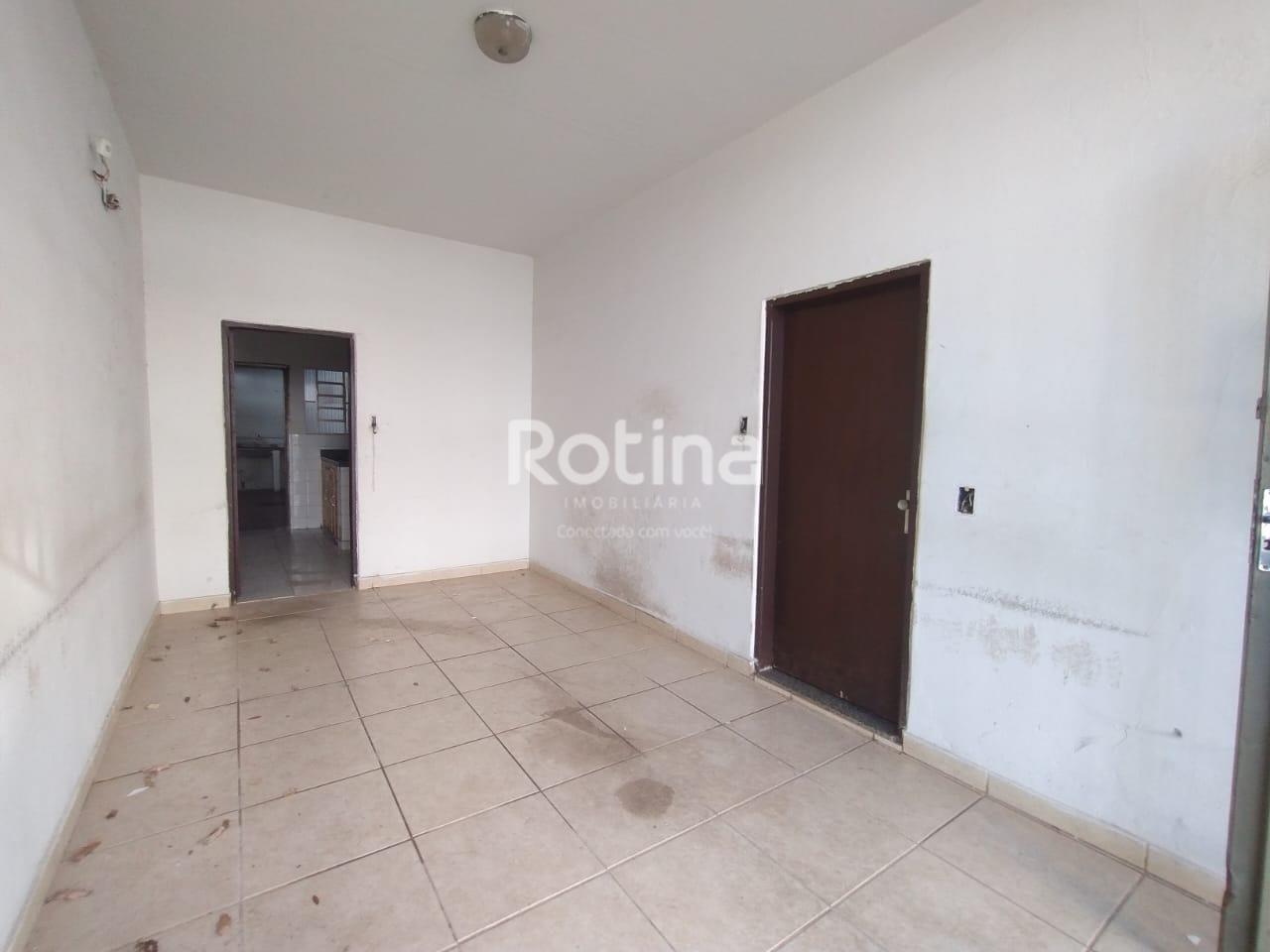 Casa para alugar, 2 quartos em Uberlândia no bairro Brasil no valor de R$ 1.200,00 - Rotina Imobiliária: 