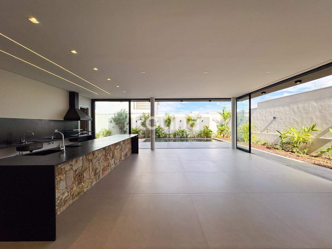 Casa Condomínio Fechado à venda, 4 quartos em Uberlândia no bairro Cond. Alphaville II no valor de R$ 3.200.000,00 - Rotina Imobiliária: 