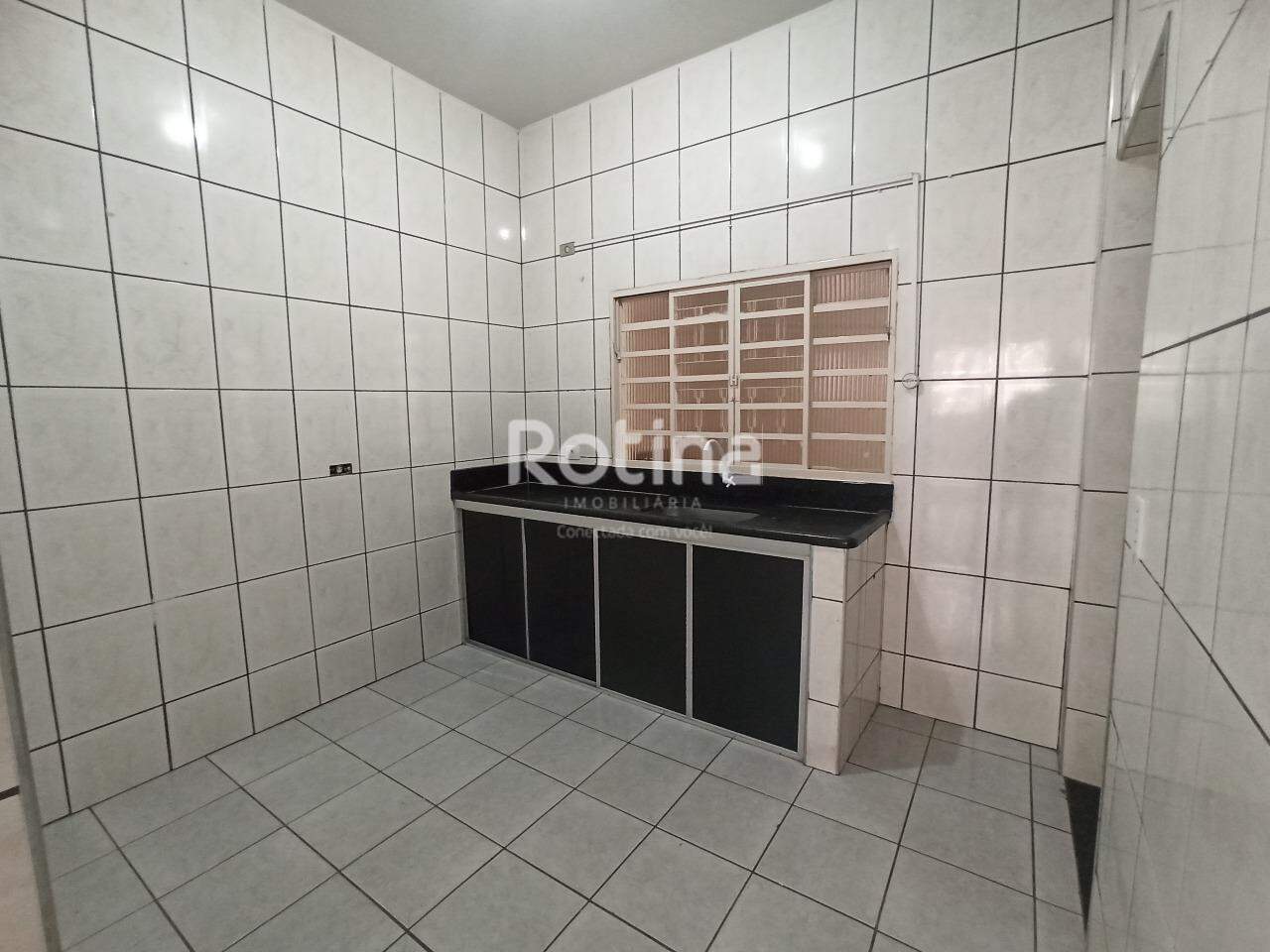 Casa para alugar, 3 quartos em Uberlândia no bairro Tibery no valor de R$ 1.600,00 - Rotina Imobiliária: 