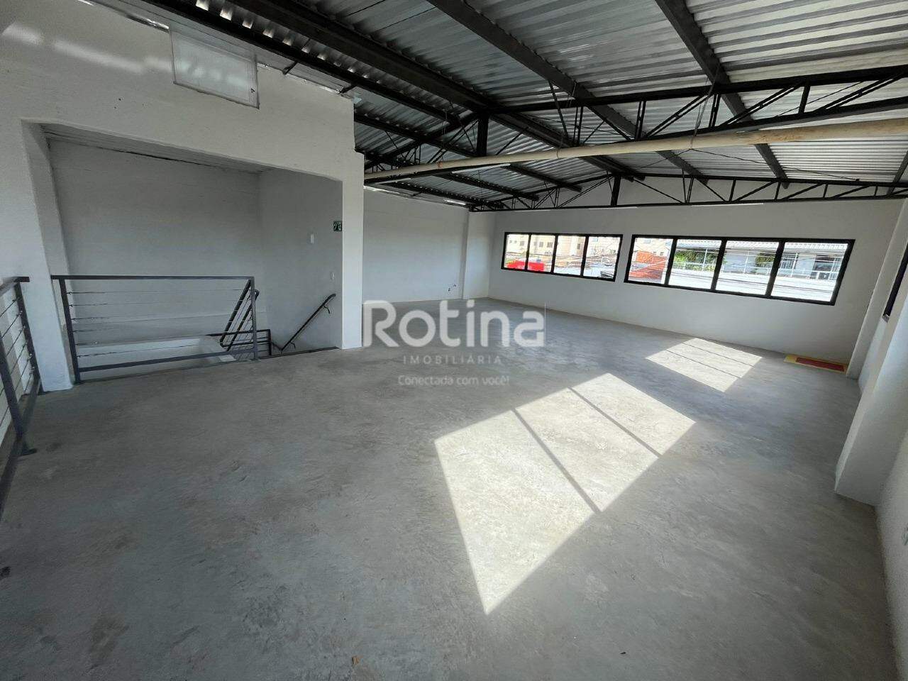Galpão para alugar, em Uberlândia no bairro Brasil no valor de R$ 15.000,00 - Rotina Imobiliária: 
