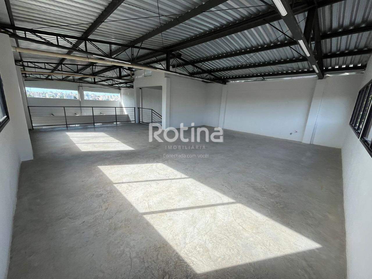 Galpão para alugar, em Uberlândia no bairro Brasil no valor de R$ 15.000,00 - Rotina Imobiliária: 