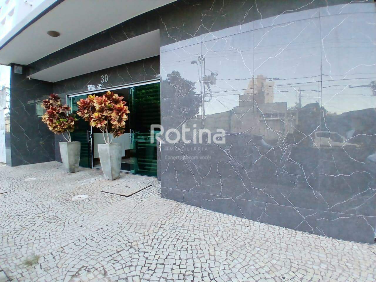 Sala para alugar, em Uberlândia no bairro Tibery no valor de R$ 1.800,00 - Rotina Imobiliária: 